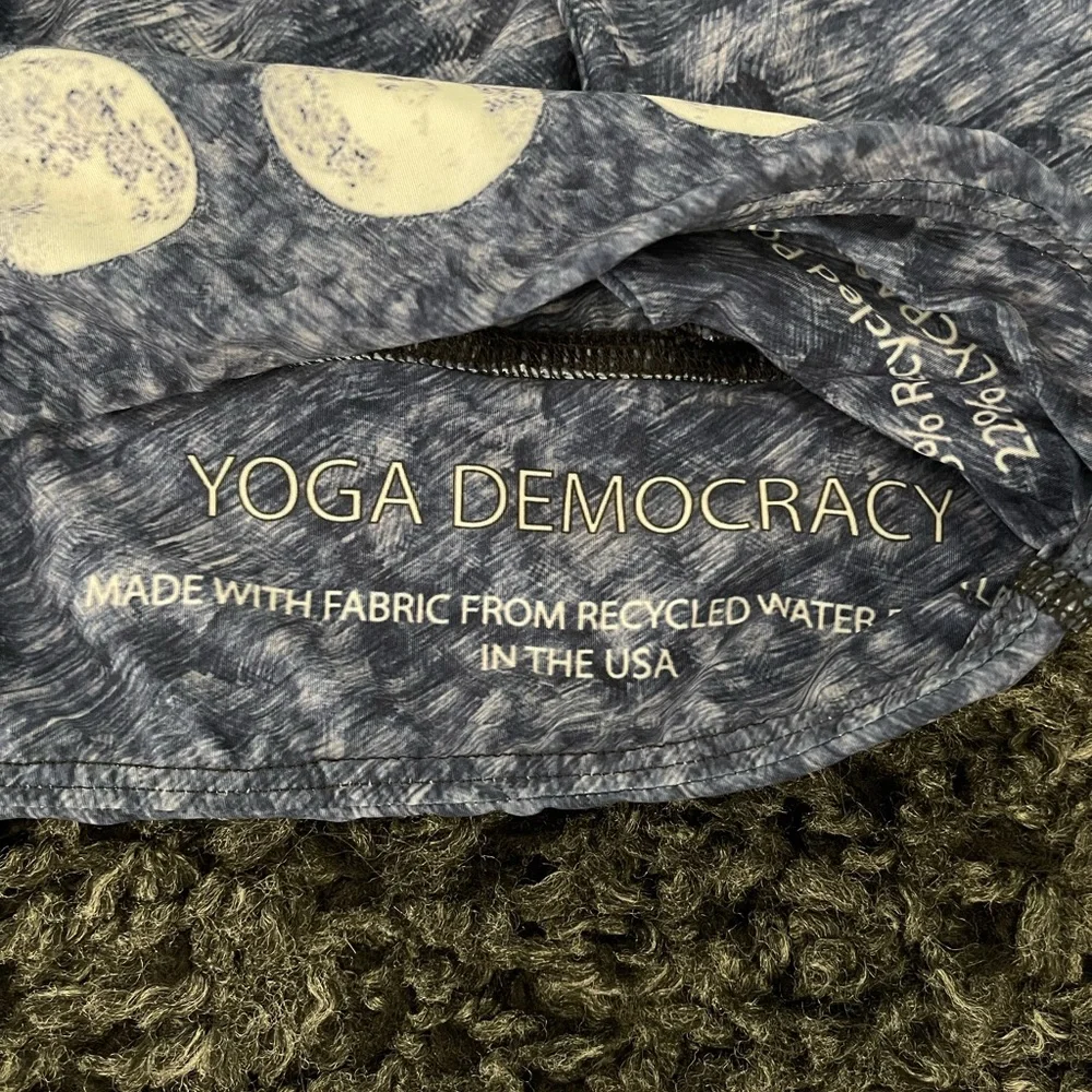 Yoga Democracy moon sports bra - Picture 3 of 4